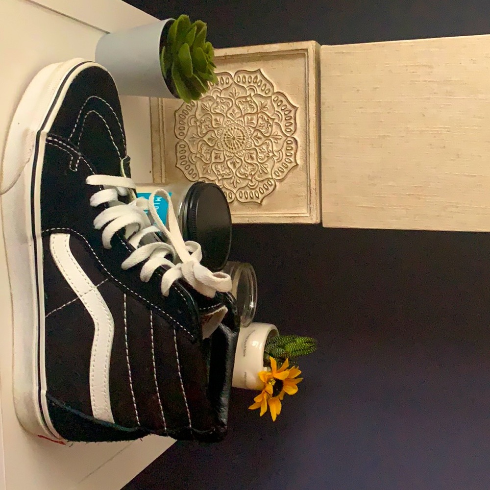 High top black vans😎